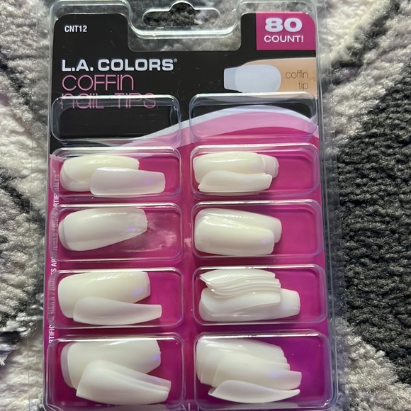 L.A. Colors Nails - Picture 1 of 5